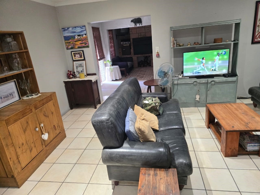 3 Bedroom Property for Sale in Denneburg Western Cape